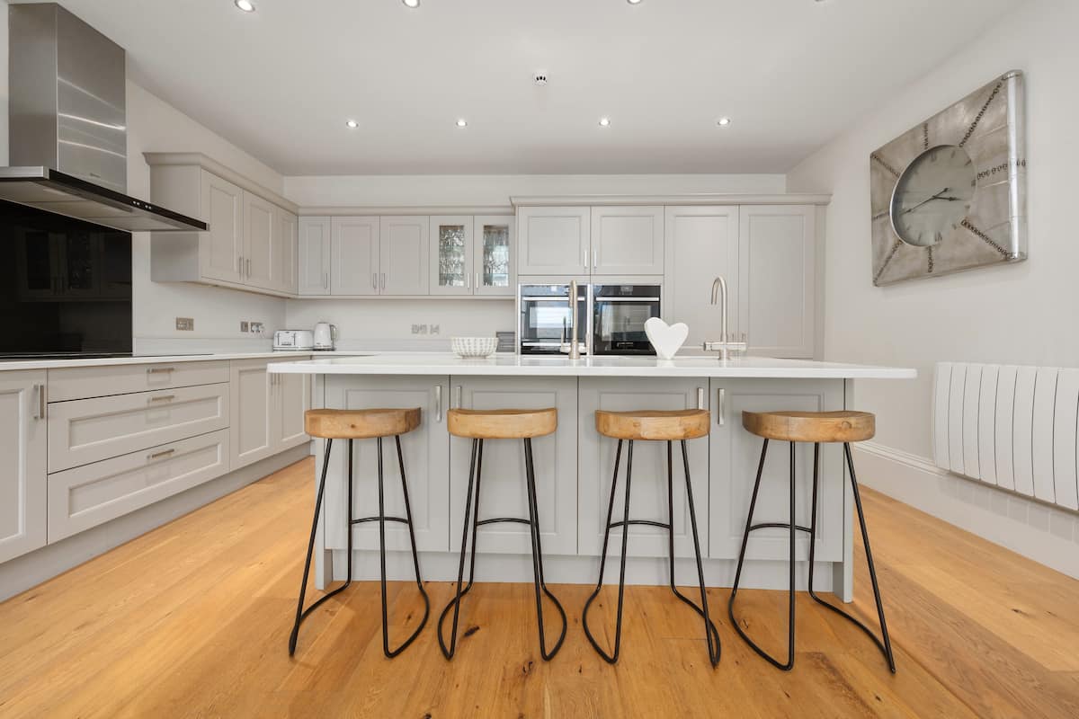 four bedroom apartment | private kitchen | electric kettle