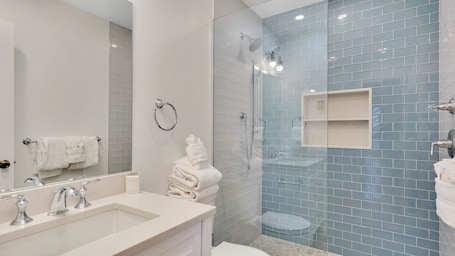 Apartment | Bathroom. Montauk Oceanside Suites