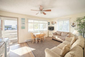 Iron/ironing board, free WiFi - Montauk Oceanside Suites (Montauk)