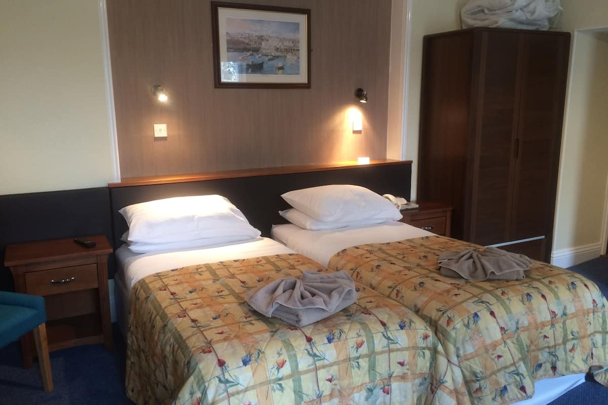 desk, iron/ironing board, free wifi