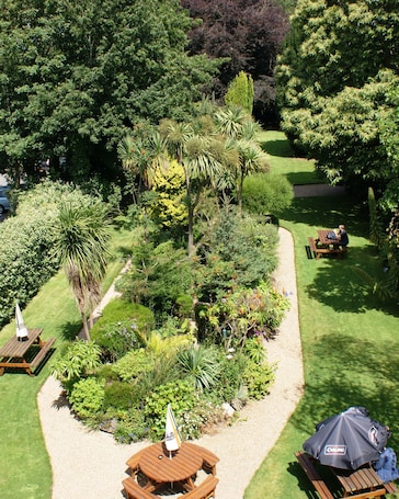 Garten. Grange Lodge Hotel