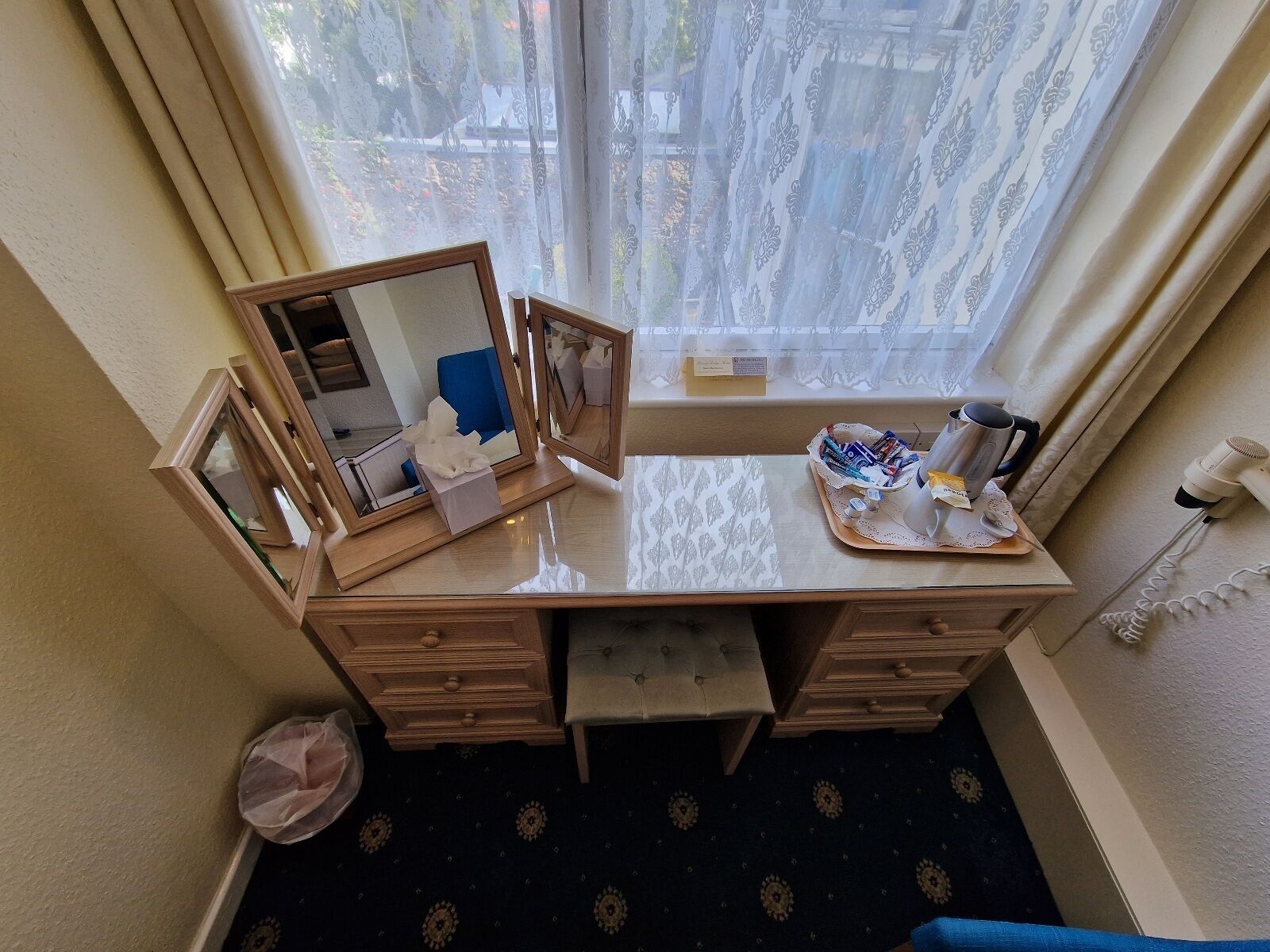 desk, iron/ironing board, free wifi