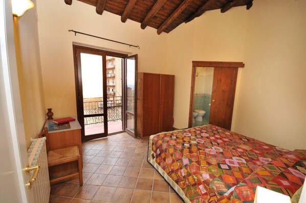 Double Room | Free WiFi