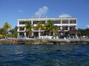 المنشأة من الخارج