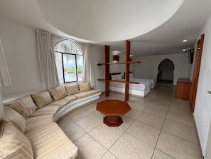 Junior kamer, 1 twee- of 2 eenpersoonsbedden, 2 tweepersoonsbedden | Gratis wifi, beddengoed