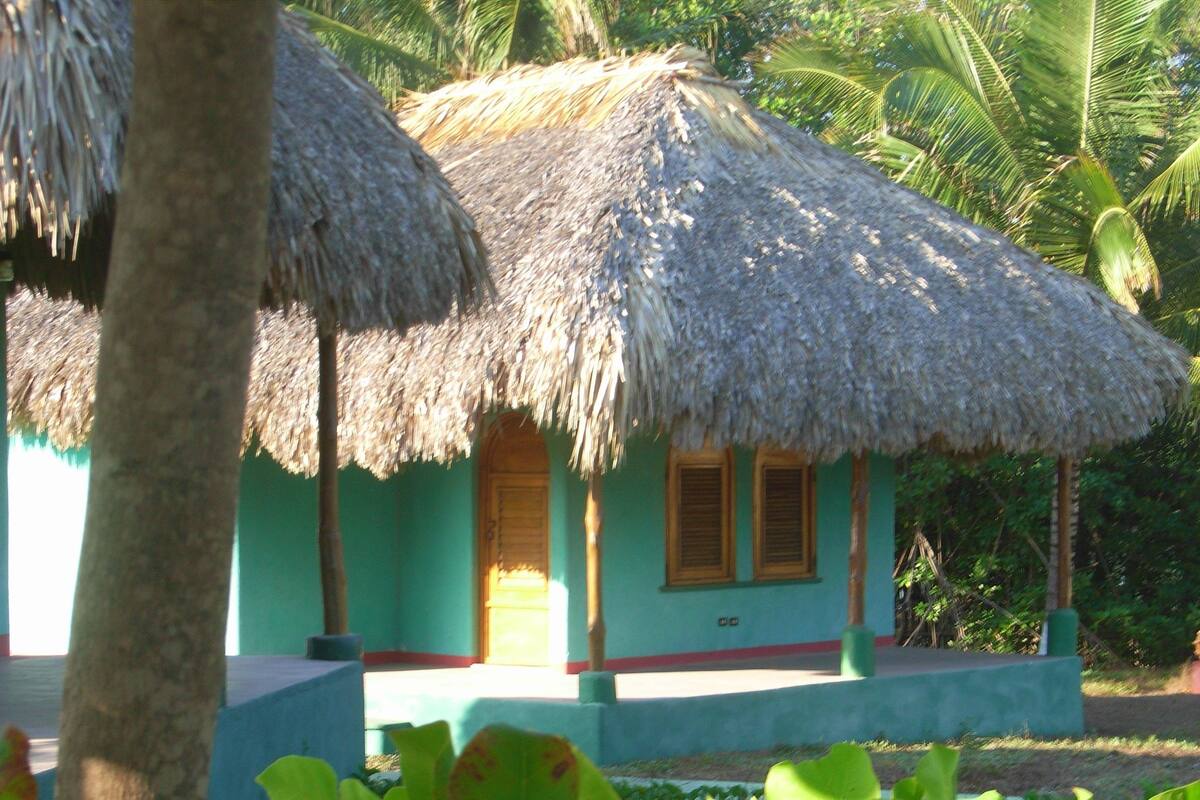 Individually furnished, bed sheets