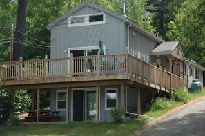 Premium Cottage, 2 Bedrooms, Loft, Kitchen, Deck and Lake View