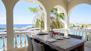 Luxury Penthouse, 3 Bedrooms, Oceanfront - Sunrise View | Vue de la chambre
