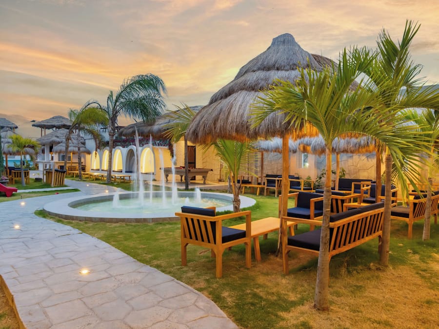 Free continental breakfast on weekdays