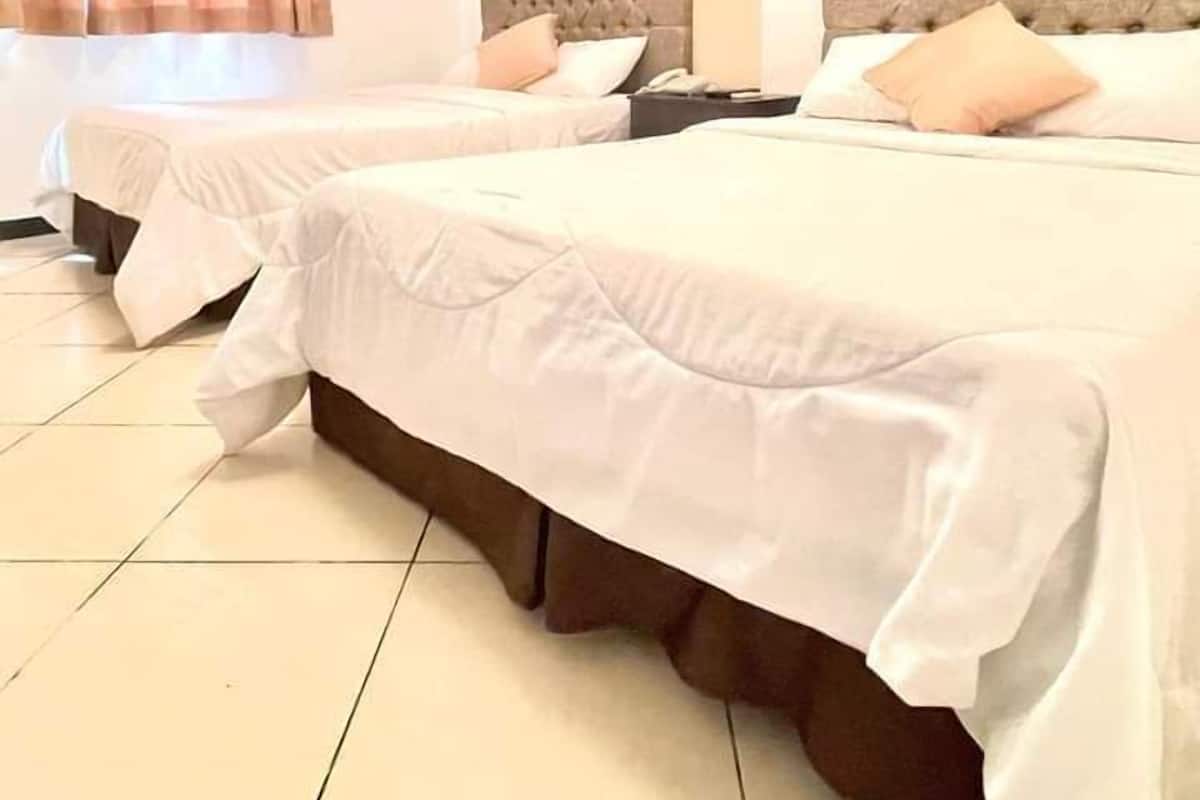 Coffres-forts dans les chambres, bureau, Wi-Fi gratuit, draps fournis