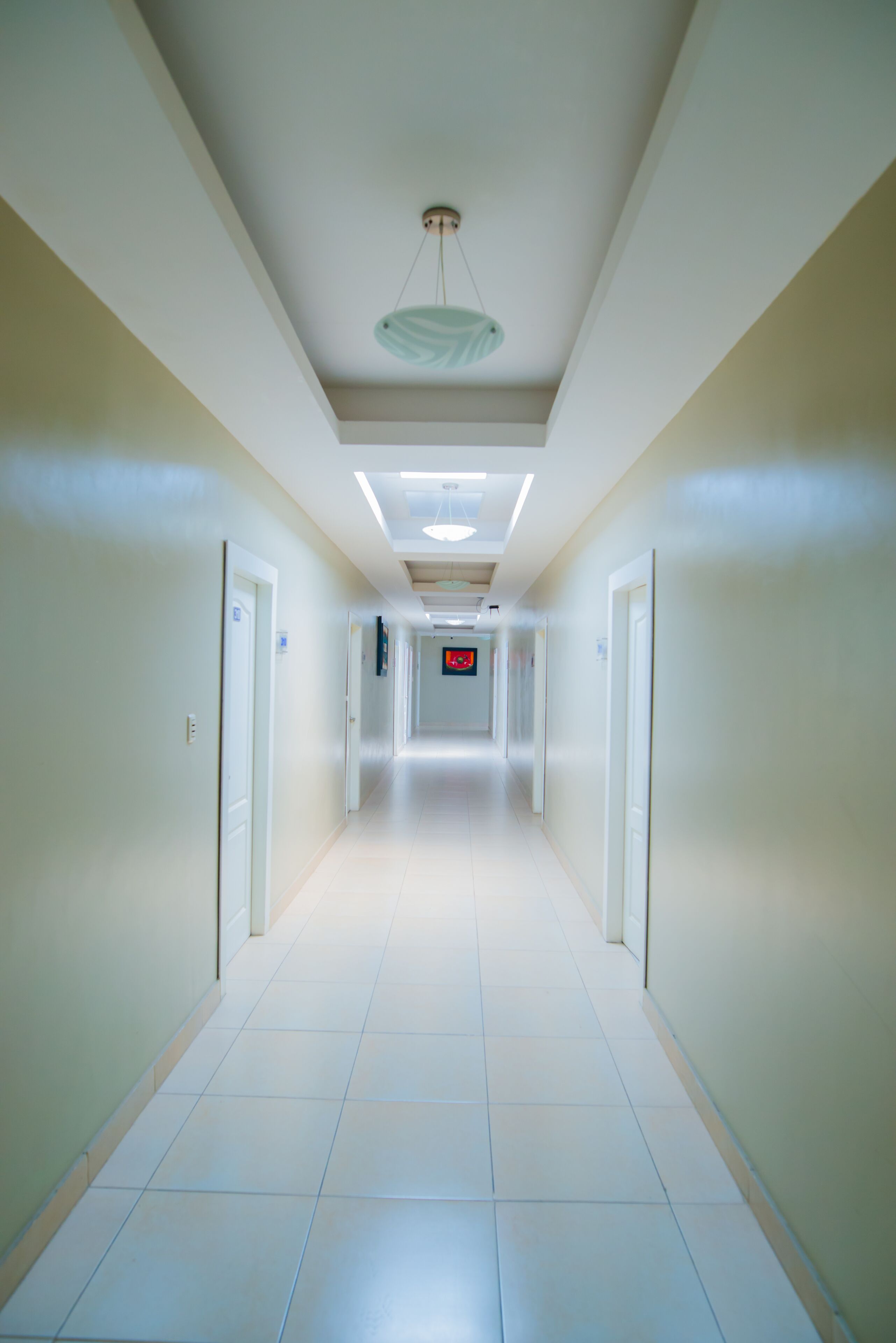 32-英寸纯平电视（配备有线频道）