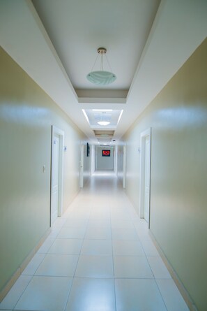 32-inch flat-screen TV with cable channels - Presidente Beach (Salinas)