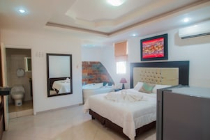 Caja de seguridad en la habitación, escritorio y wifi gratis