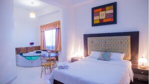 Superior Suite, 1 Queen Bed, Accessible, Hot Tub - Presidente Beach (Salinas)