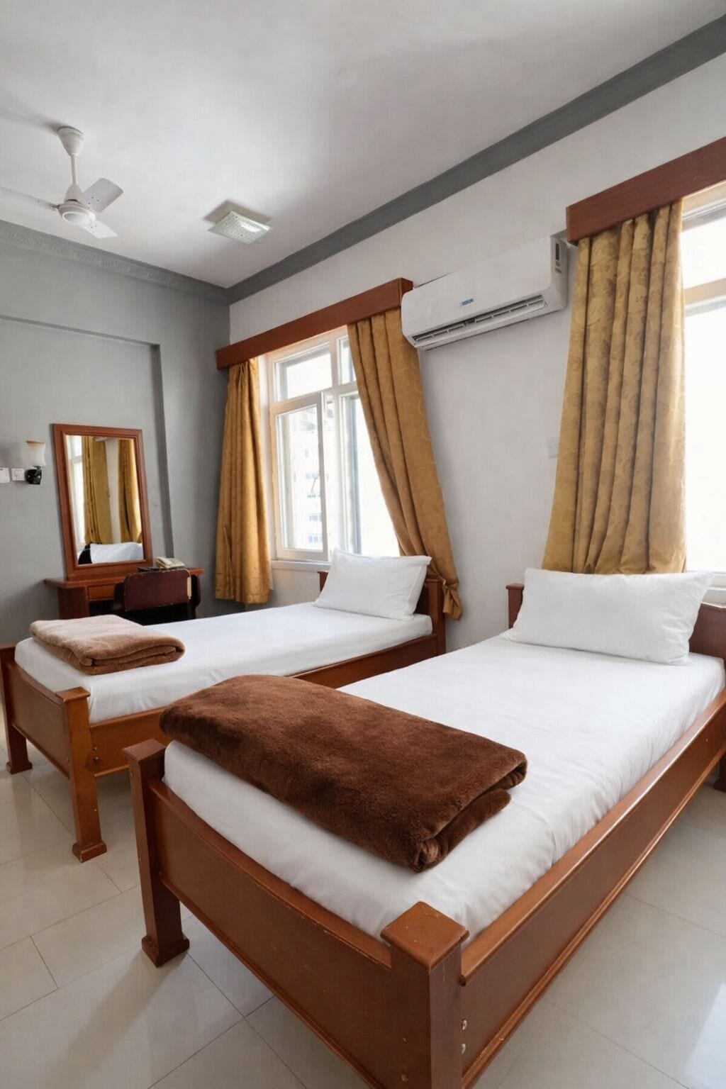 Deluxe Twin Room | Desk, laptop workspace, blackout drapes, iron/ironing board