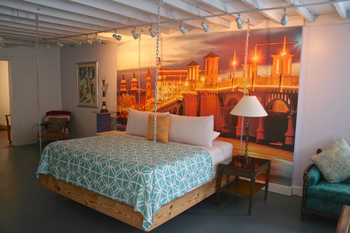Luxury Loft, 1 Bedroom, City View, Corner | Premium bedding, pillowtop beds, individually decorated