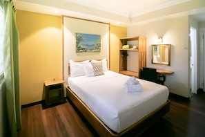 Double Room, 1 Double Bed | Desk, laptop workspace, free WiFi, bed sheets