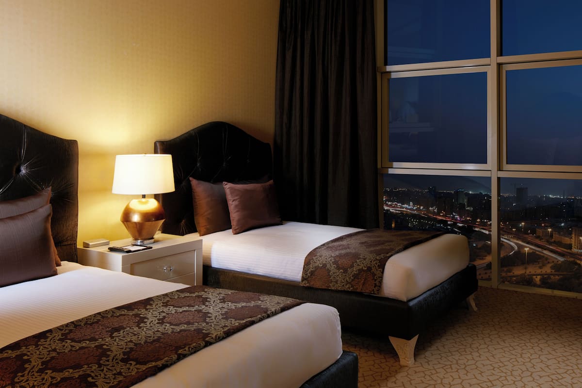 Suite – royal, 2 soverom | Minibar, safe på rommet, skrivebord og lydisolert