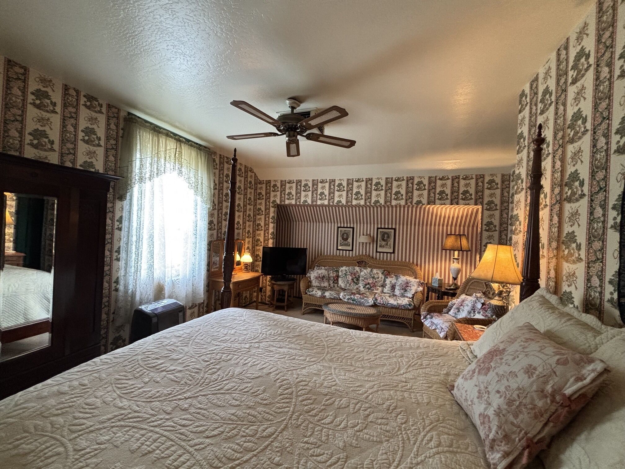 Superior Double Room, Private Bathroom (Library) | 1 bedroom, premium bedding, individually decorated