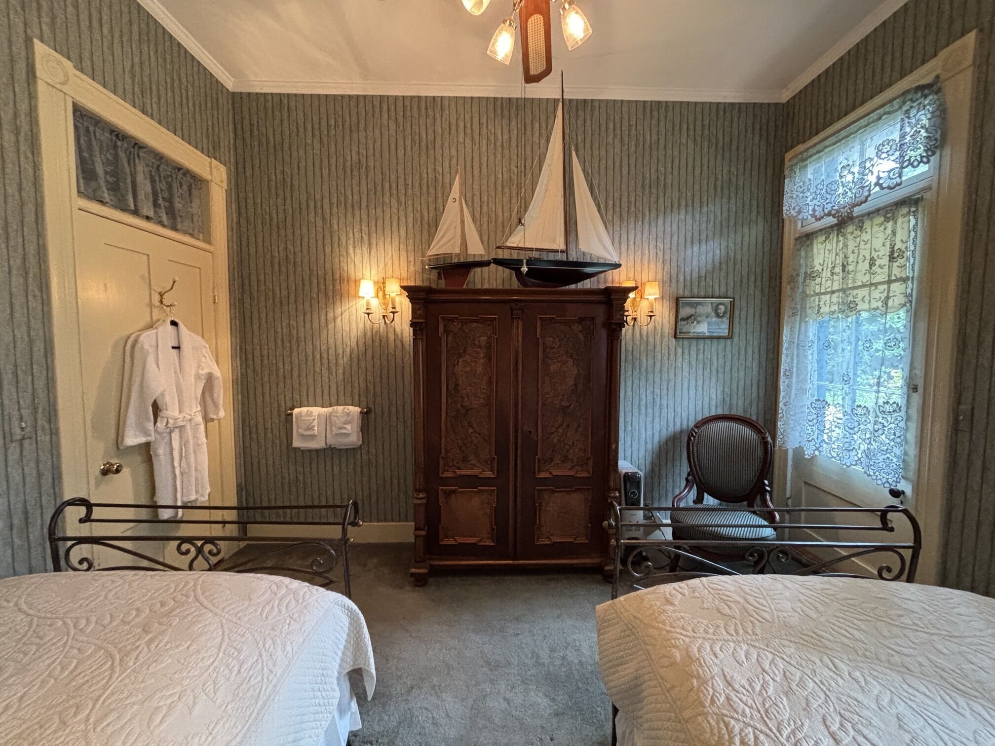 Zweibettzimmer, Gemeinschaftsbad (First Floor) | 1 Schlafzimmer, hochwertige Bettwaren, individuell dekoriert