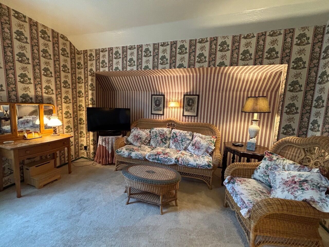 Superior Double Room, Private Bathroom (Library) | 1 bedroom, premium bedding, individually decorated