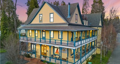 American River Inn
