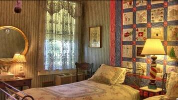 Zweibettzimmer, Gemeinschaftsbad (First Floor) | 1 Schlafzimmer, hochwertige Bettwaren, Daunenbettdecken, Schreibtisch