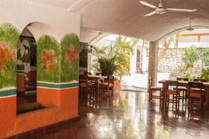 International cuisine - Hotel Plaza Carrillo's (Cancun)