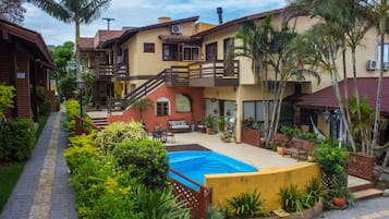 Fachada da propriedade