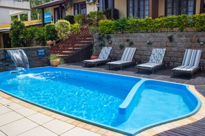 Outdoor pool - Pousada do Atobá (Florianópolis)