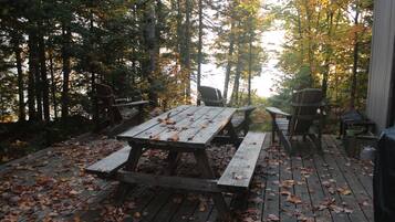 Chalet, 2 Bedrooms, Kitchen, Lake View | Terrace/patio