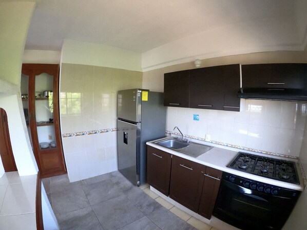 Master Suite P2 | Cozinha privada | Geladeira, cooktop, torradeira, liquidificador