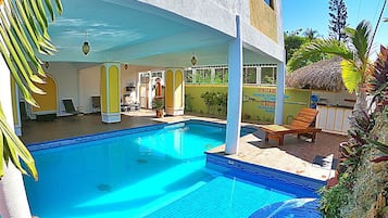 Piscina interna, piscina externa