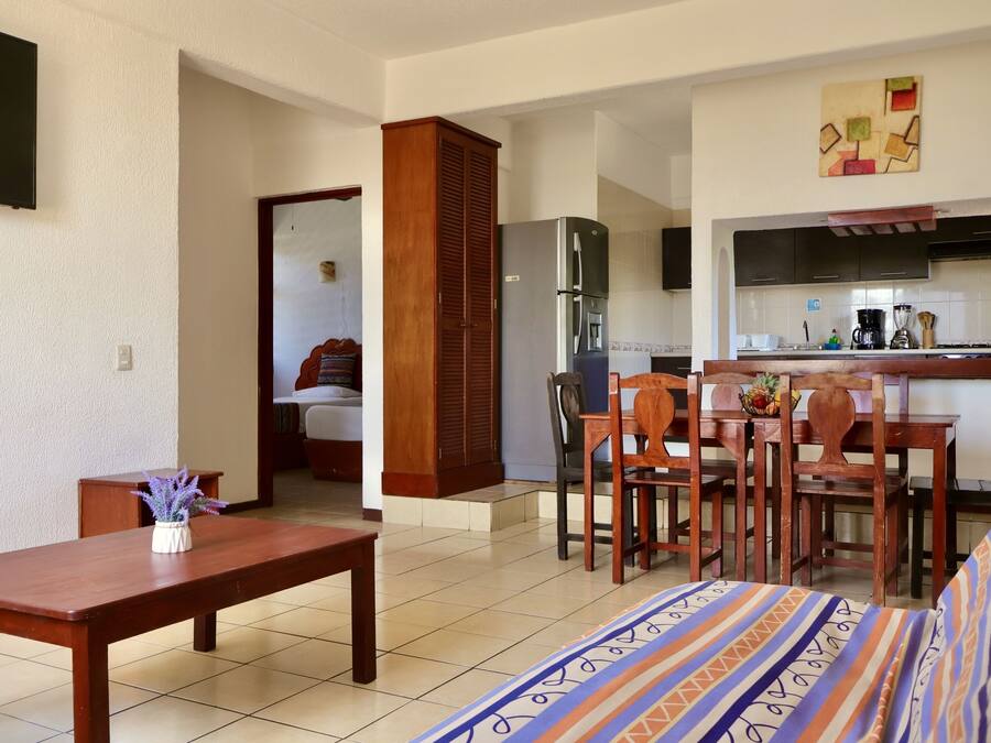 Master Suite P1 | Dining