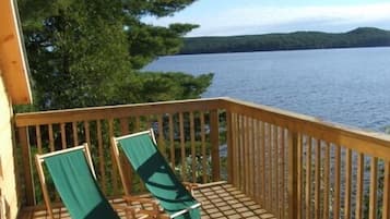 Romantic Cottage, 1 Queen Bed, Sauna, Lake View | Terrace/patio