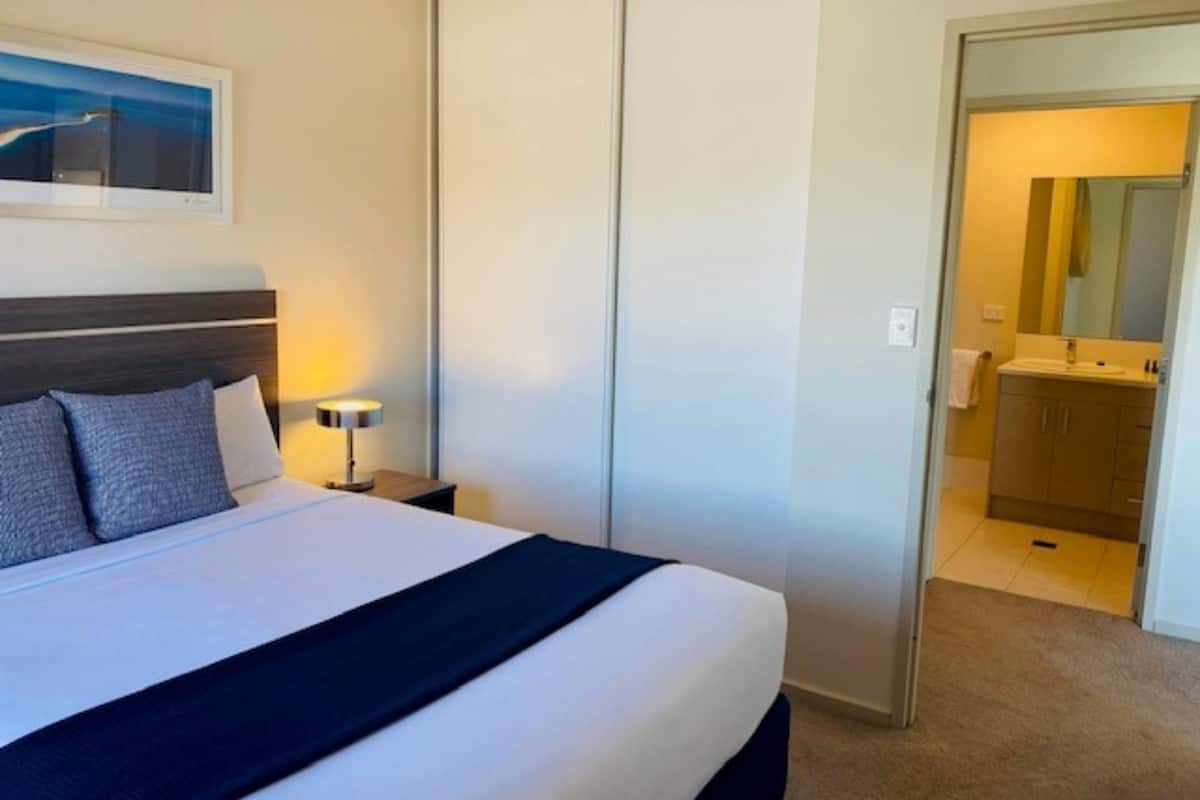 2 bedrooms, premium bedding, Select Comfort beds, individually decorated