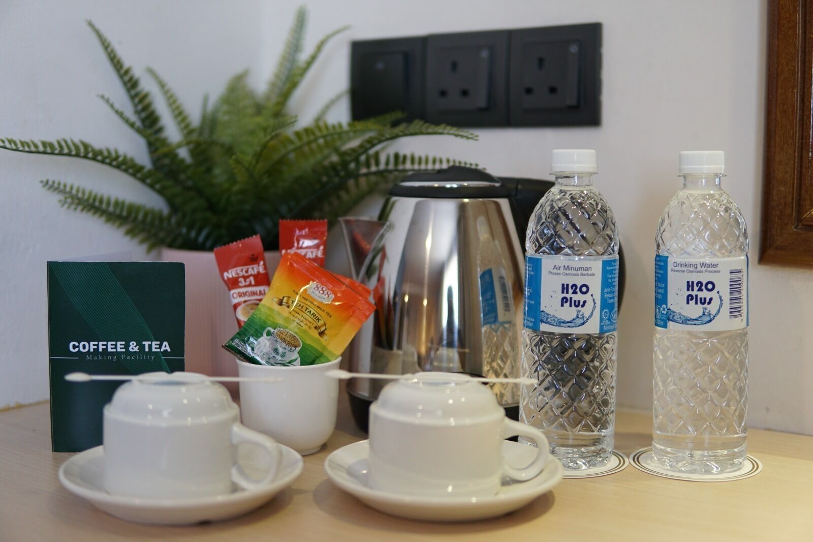 deluxe twin room | 1 bedroom, minibar, in-room safe, desk