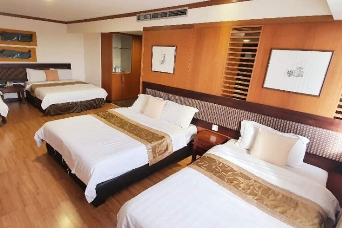 Family Room, Multiple Beds | Minibar, in-room safe, desk, iron/ironing board (on request)