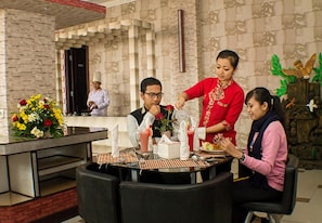 Breakfast, lunch and dinner served - Grand City Batu Hotel (Batu)