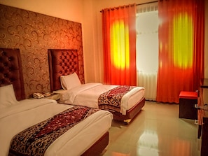 Deluxe Double or Twin Room | Desk, rollaway beds - Grand City Batu Hotel (Batu)