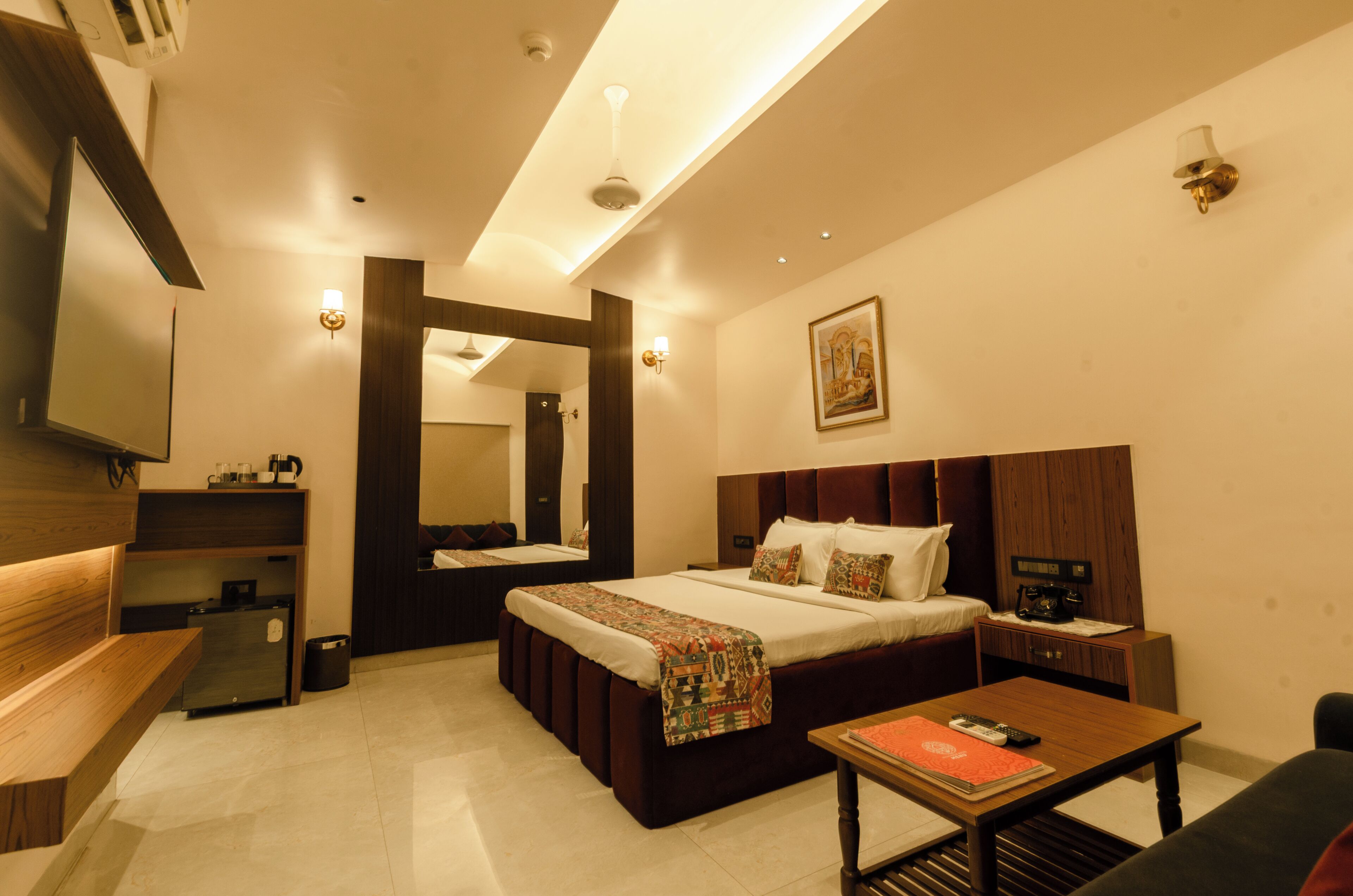 Deluxe Room, 1 Bedroom, Non Smoking | In-room safe, individually furnished, desk, blackout drapes