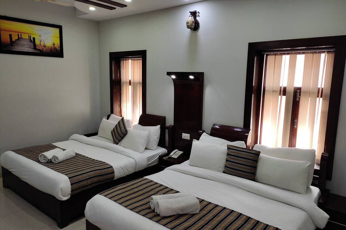 premium bedding, in-room safe, desk, soundproofing