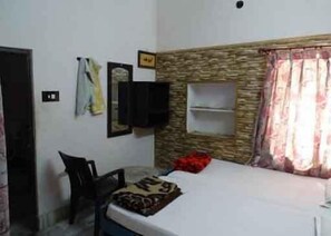 Ropa de cama de alta calidad, escritorio y wifi gratis 