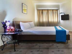 Premium bedding, minibar, in-room safe, desk