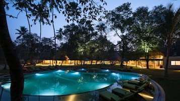 Outdoor pool, sun loungers