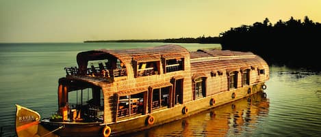 Minibar, desk, bed sheets