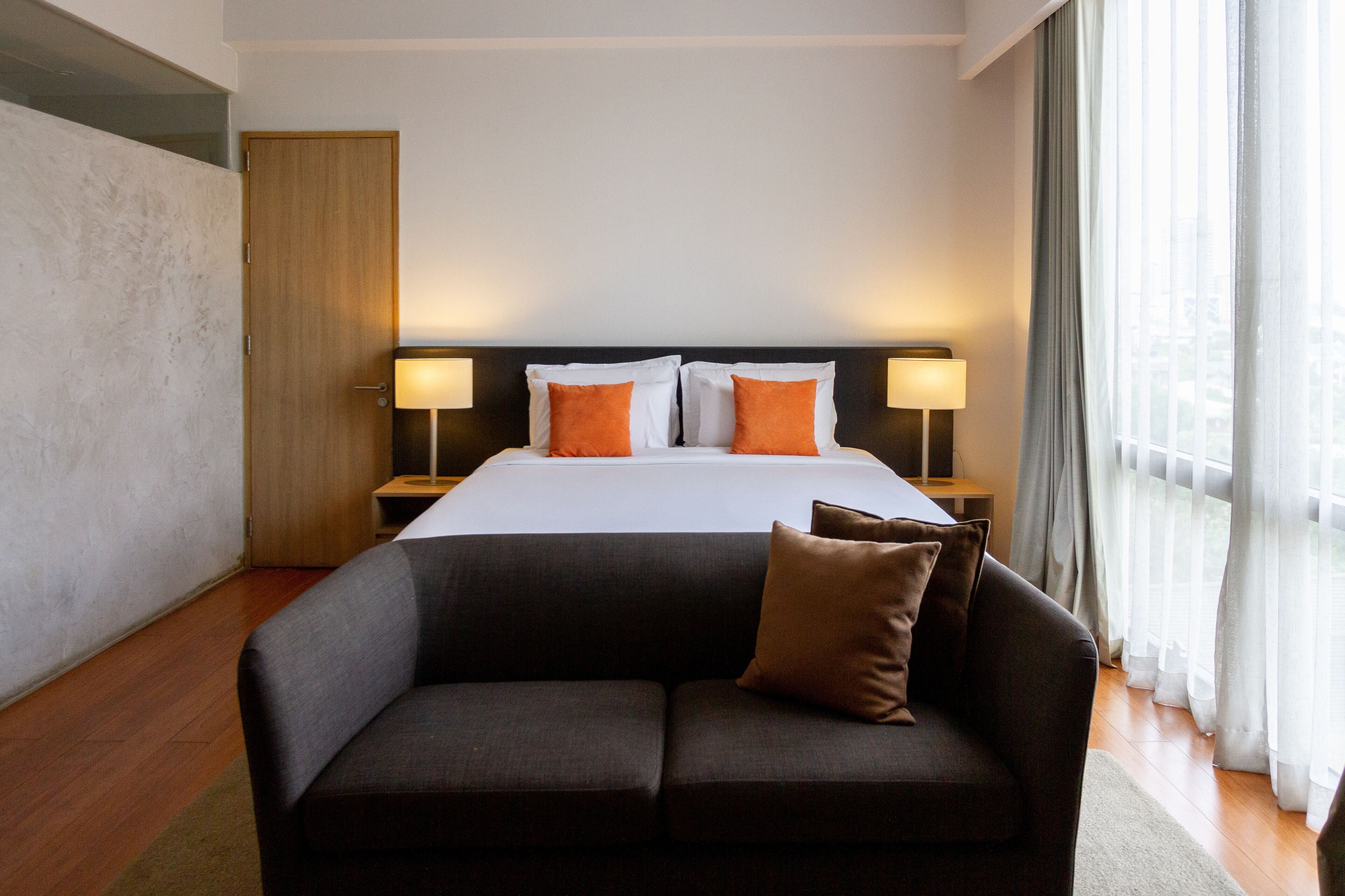 deluxe room, 1 king bed | premium bedding, minibar, in-room safe, desk
