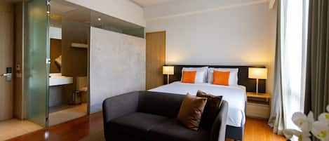 Deluxe Room, 1 King Bed