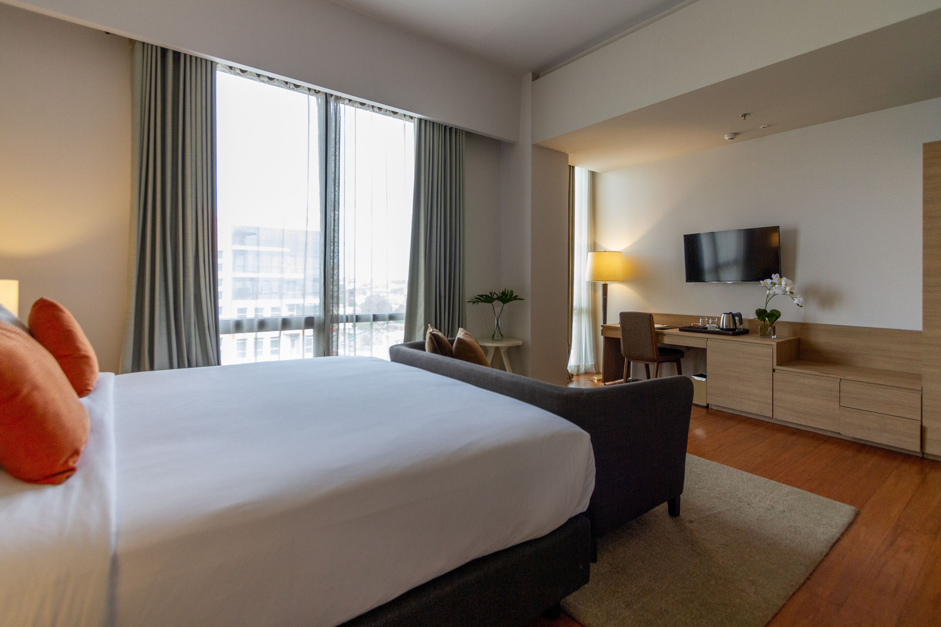 Premium bedding, minibar, in-room safe, desk