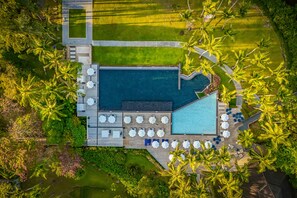 2 outdoor pools, pool loungers - Dusit Thani Krabi Beach Resort (Krabi)